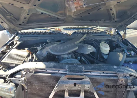 2003 Chevrolet Tahoe C1500 из США, поврежденный, VIN 1GNEC13Z23R181154